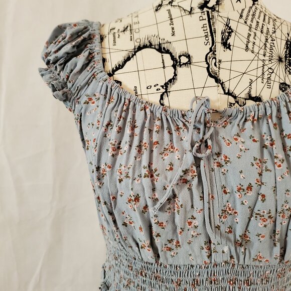 Levi's Short Capped Sleeve Blue Floral Print Dress - Medium - Picture 3 of 3